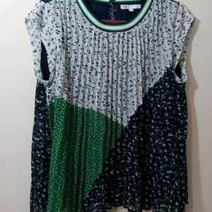 Multicolored sleeveless top